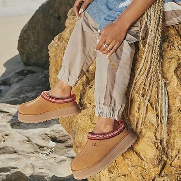 UGG Tazz suede platform slipper NWT - Picture 9 of 15